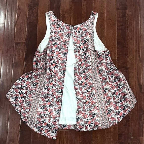 Francesca’s Alya double layer split back boho floral top size XS - Picture 3 of 5